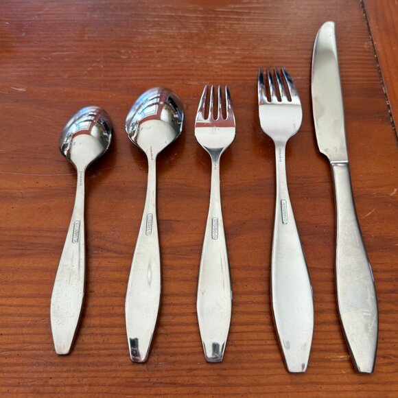 Oneida Comet Stainless Flatware Set 5 Pieces - Picture 2 of 2